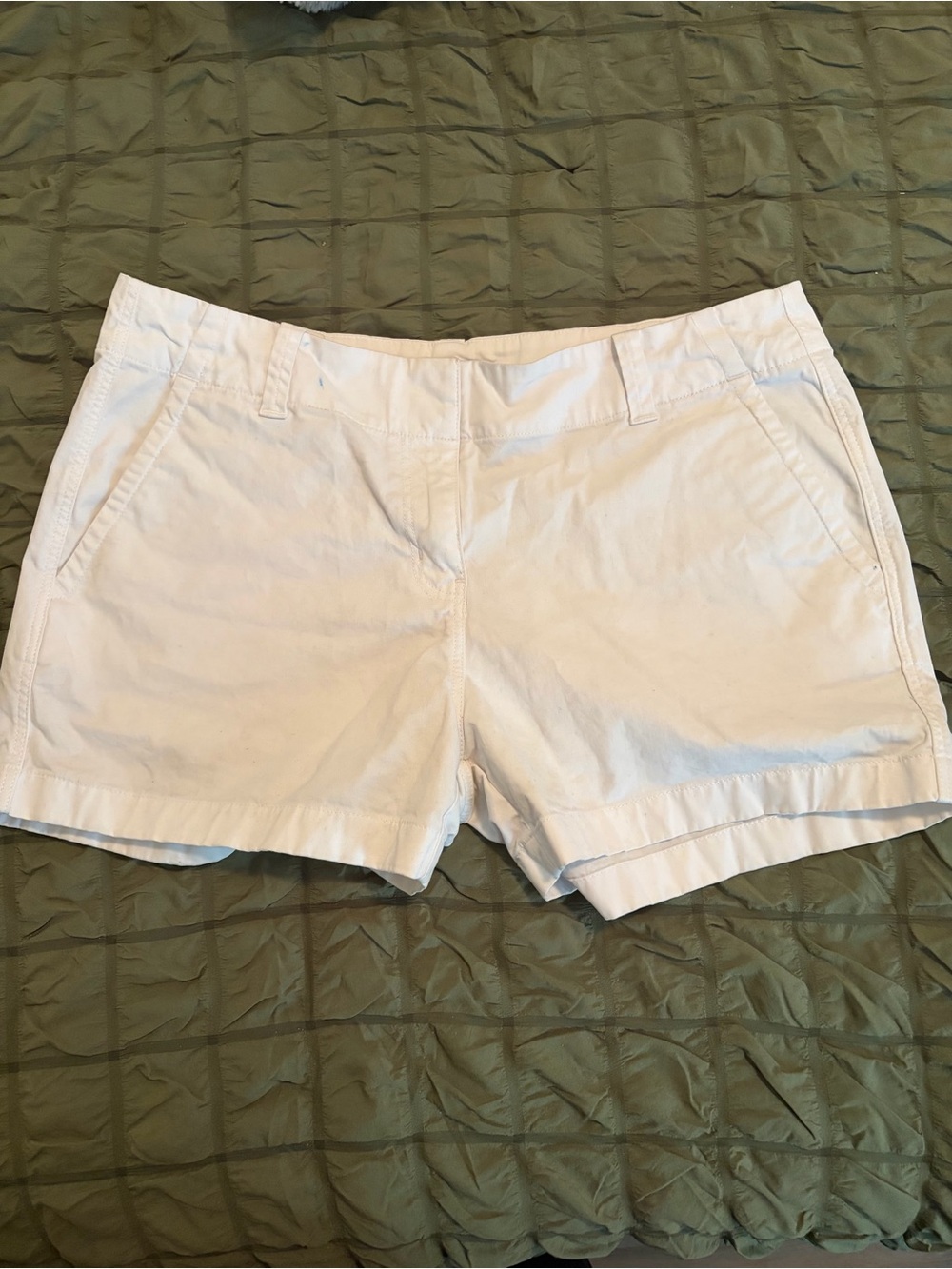 Vineyard Vines- White Cotton Chino Shorts, Size 10, 3” inseam